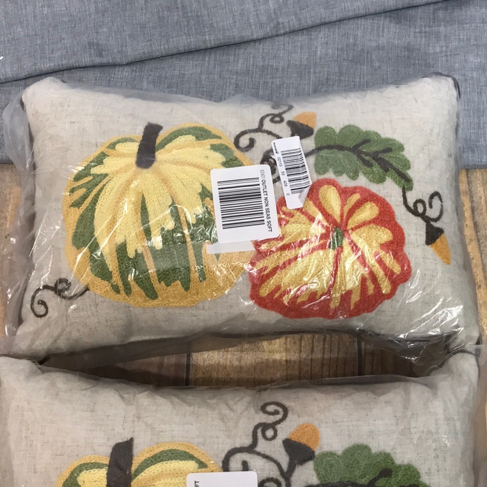 NWT-Decor Fall Pumpkin Pillow